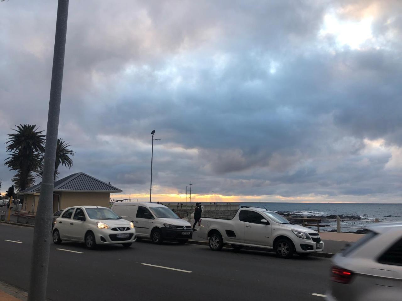 Sea Point Inn Cape Town Bagian luar foto